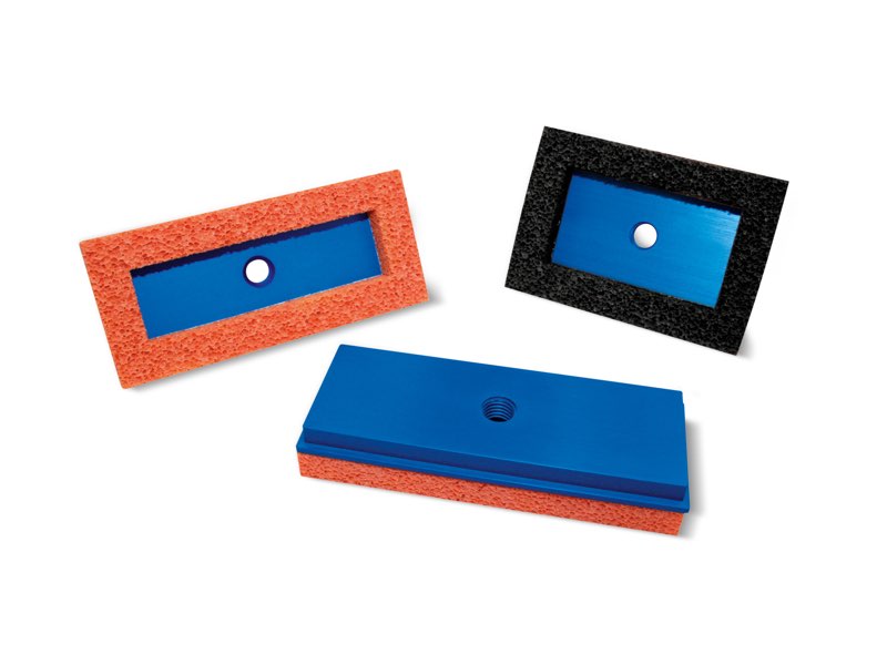 Ventouses rectangulaires plates en caoutchouc mousse avec supports correspondants